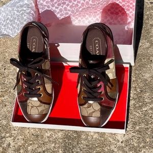 Coach Sneaker (Dawnell Holiday PTWK) Size 6.5